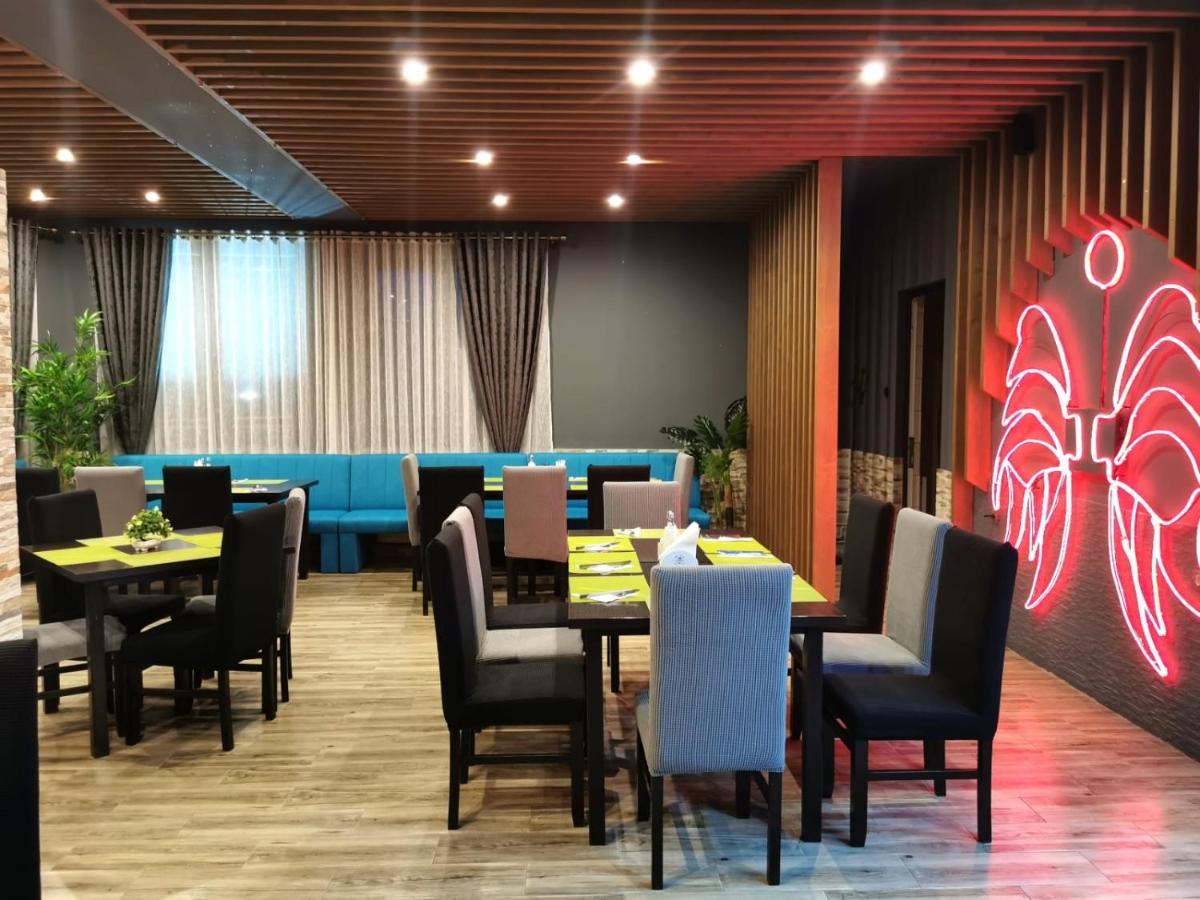 Hotel Casa Burduhos à Câmpulung Moldovenesc Extérieur photo